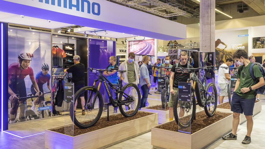 La preocupación por la ecología y el aumento del coste de la vida animan a subirse a la bicicleta eléctrica