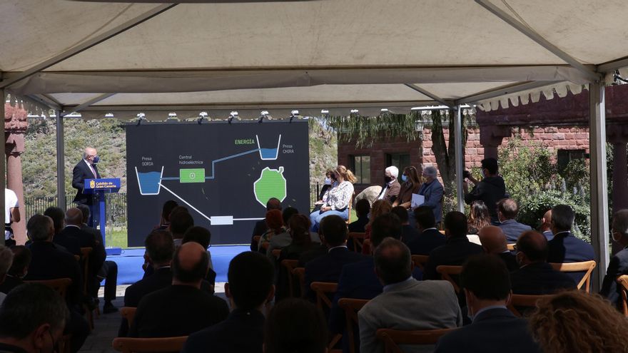 El presidente del Cabildo de Gran Canaria, Antonio Morales, durante la presentacion de 'Salto de Chira'