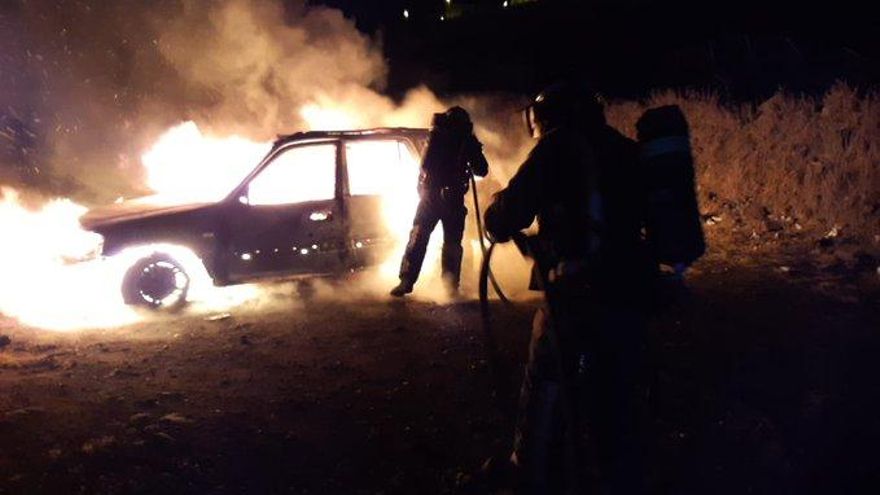 Localizado un cadáver calcinado dentro de un coche en Tenerife