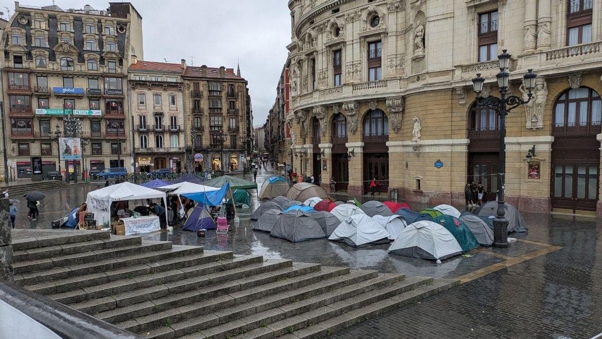 Acampada en la Plaza del Arriaga.