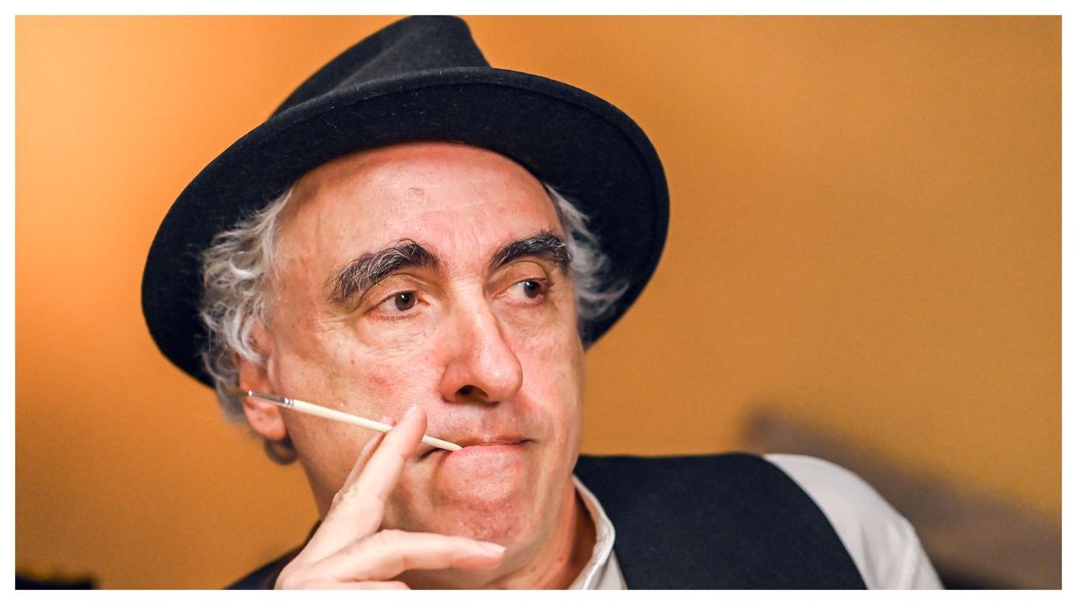 El humorista gráfico Rep acaba de publicar "Charly absoluto", un homenaje ilustrado que repasa la vida y la obra del músico.