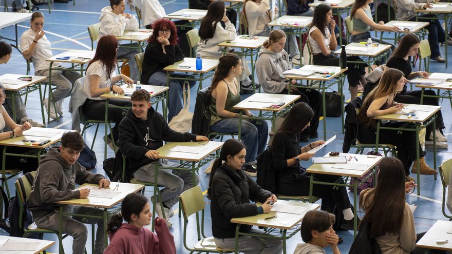 Lorca y García Márquez abren la EBAU en La Rioja