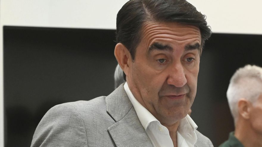 El consejero de Medio Ambiente de Castilla y León, Juan Carlos Suárez-Quiñones, esta semana en una rueda de prensa sobre el estado de Las Médulas.