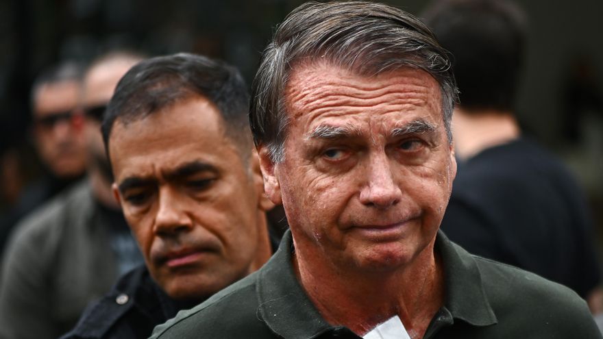 'El Quijote' o 'Guerra y Paz' de Tolstói: Bolsonaro quiere reducir su pena a prisión en Brasil a través de la lectura