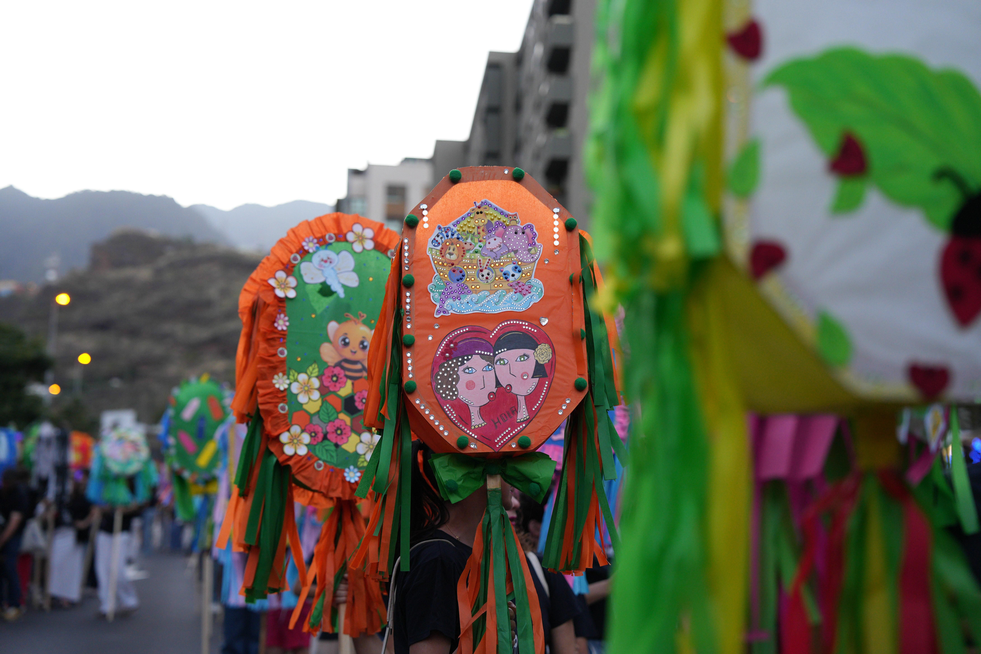 La Pandorga ‘enciende’ la noche de Santa Cruz de La Palma en el lunes de la Semana Grande de La Bajada.
