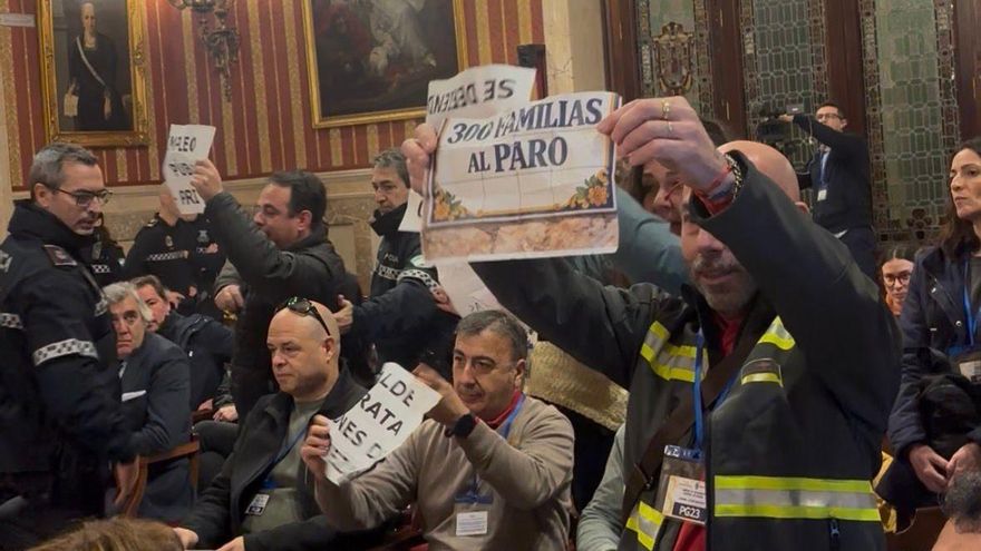 PP y Vox aprueban con bronca sindical el presupuesto para Sevilla que bendice privatizar la limpieza en los colegios