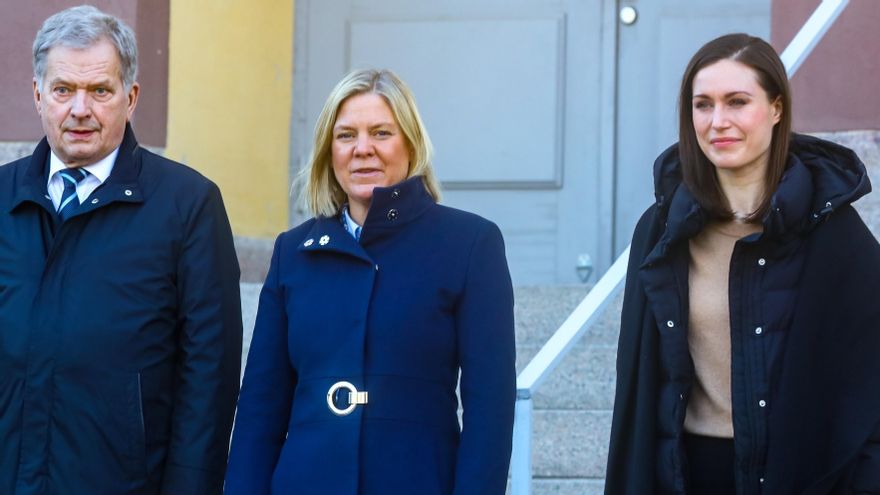 Prime Minister of Finland Sanna Marin (R), Prime Minister of Sweden Magdalena Andersson (C) and President of the Republic of Finland Sauli Niinisto (L) pose in front of the Defence Office in Helsinki, Finland, 05 March 2022.