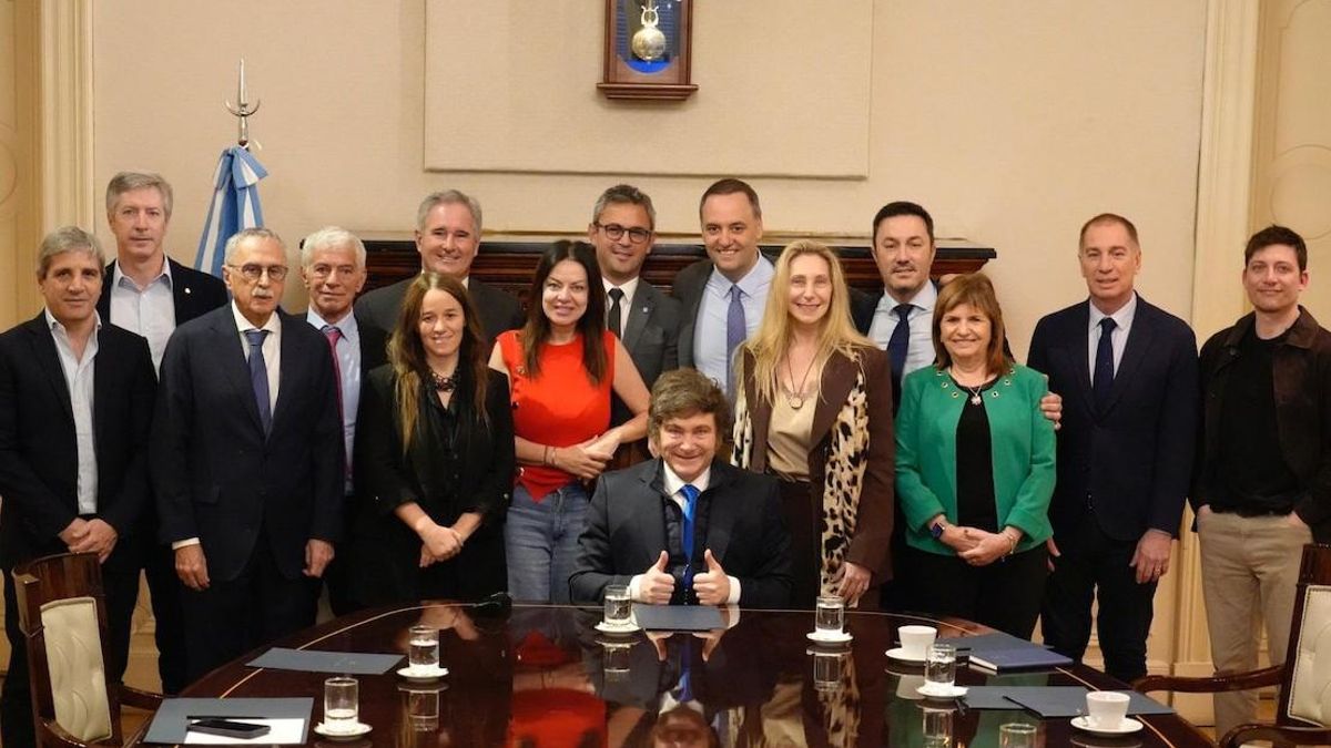 Milei reúne a la mesa chica y después al Gabinete completo tras el recorte de funciones a Santilli