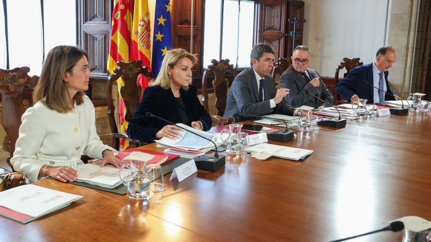 Mazón elimina el tope salarial para altos cargos de su gobierno en un decreto de emergencia de la DANA