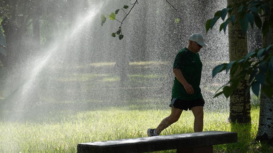 El calor no da tregua y activa aviso en 11 comunidades por temperaturas de hasta 43 grados