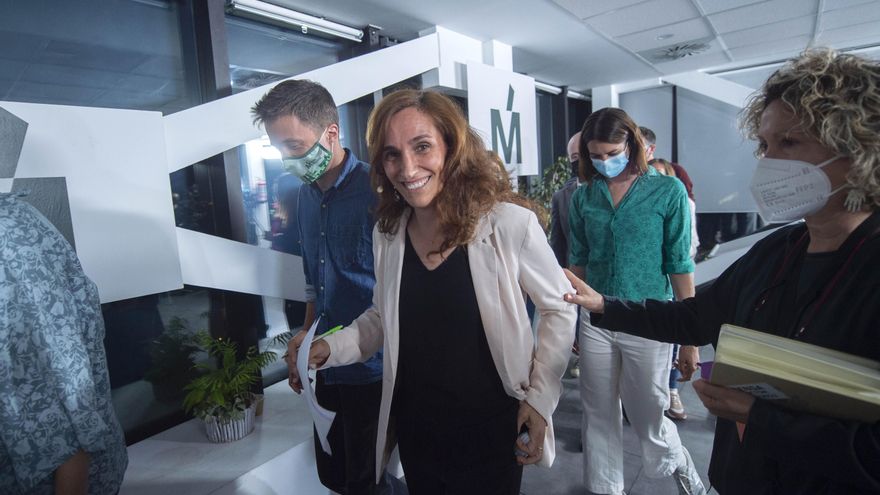 Más Madrid sorpasa al PSOE con Mónica García, la médica que lideró la oposición a Ayuso