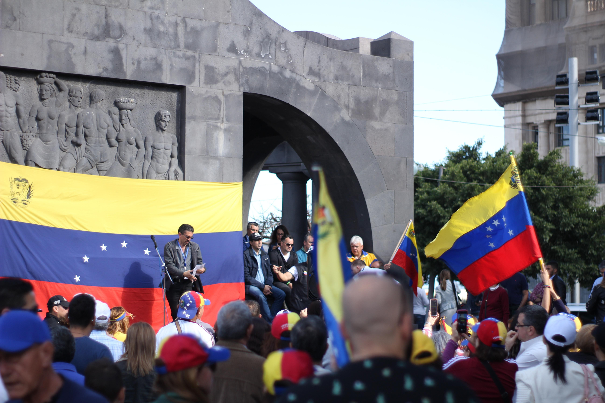 Concentración en Tenerife a favor de Juan Guaidó
