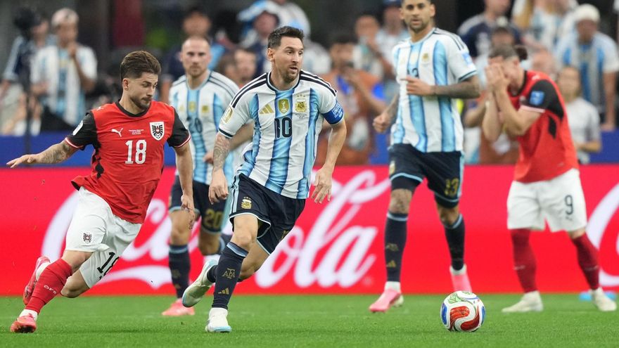 Argentina se impuso a Austria con dos goles de Messi, que se convirtió en el máximo goleador en Mundiales