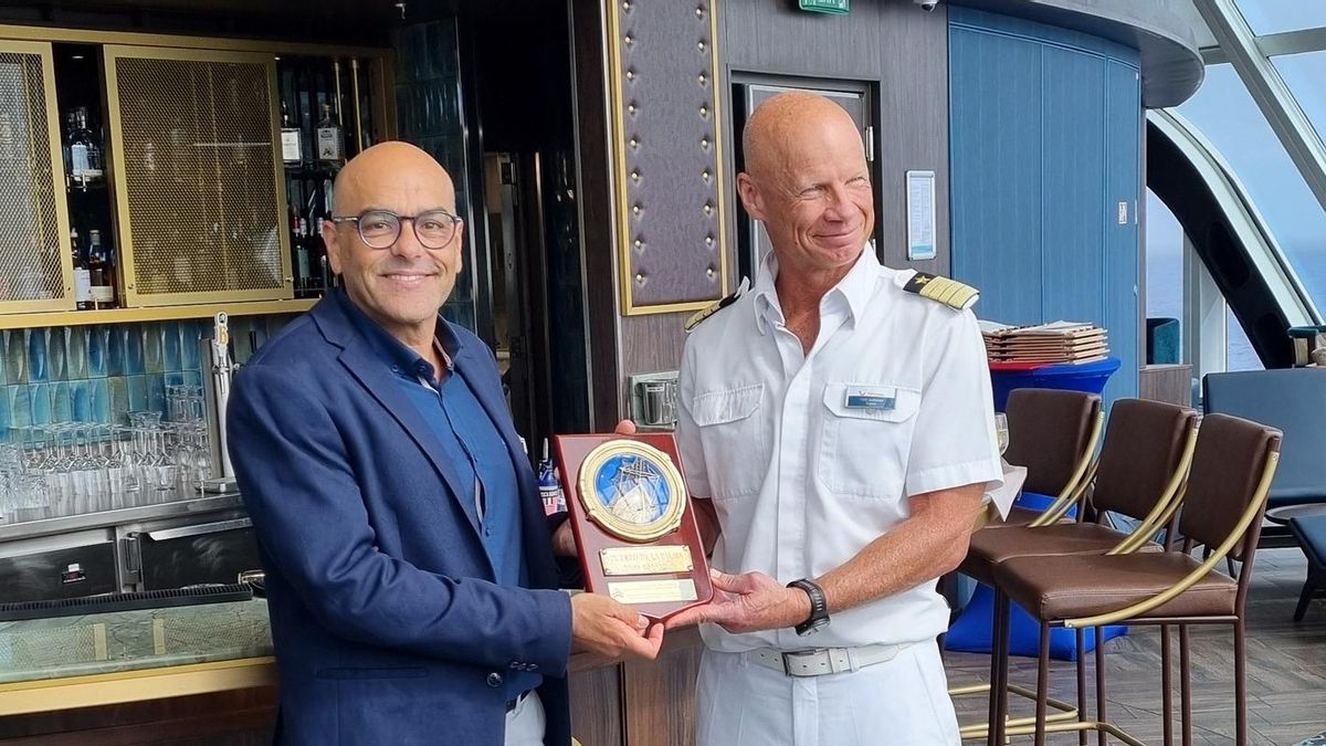 Intercambio de metopas en el  ‘Mein Schiff Relax’.