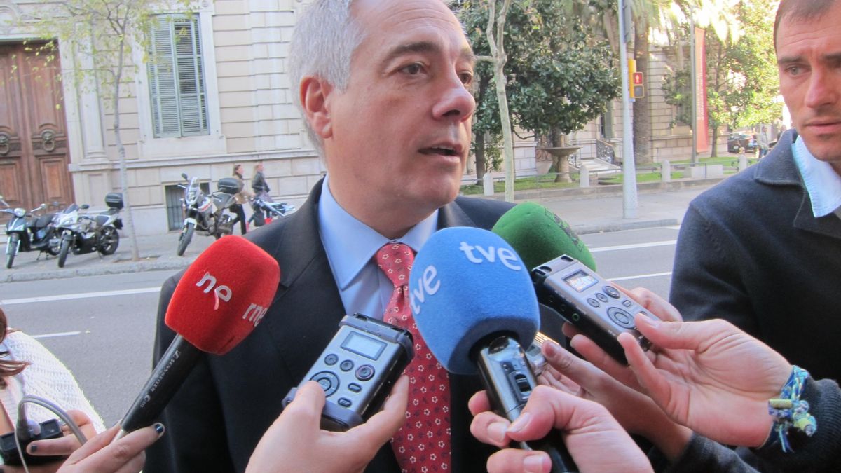 Pere Navarro dice que la Constitución se defiende reformándola y no en manifestaciones