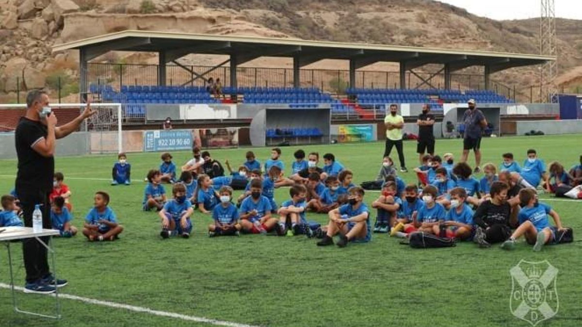 Pérez Lima, en una charla de la Fundación