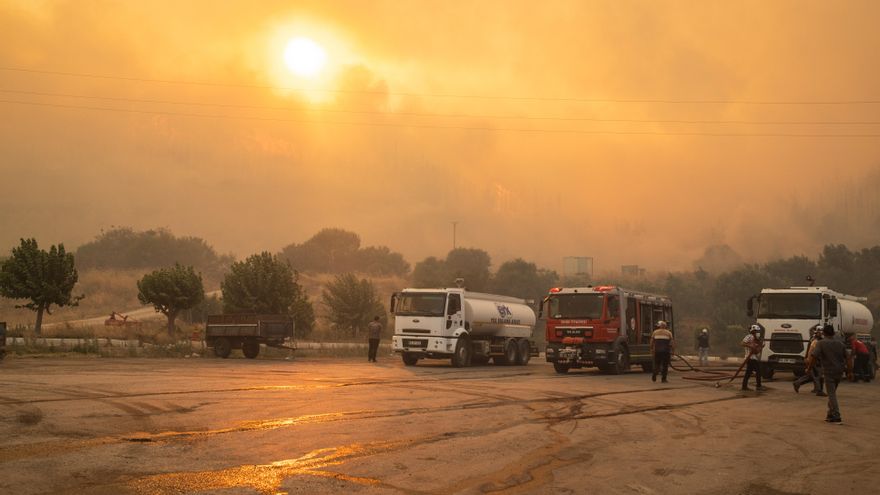 Bajo control seis fuegos en cuatro provincias turcas pero sigue alto el riesgo de incendio