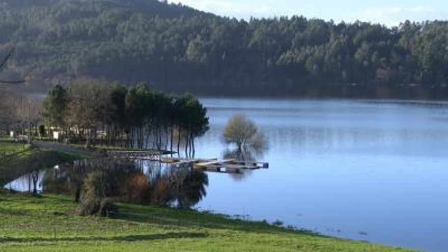 La macrocelulosa impulsada por Feijóo en Galicia reconoce que sus vertidos elevarán tres grados la temperatura del río Ulla