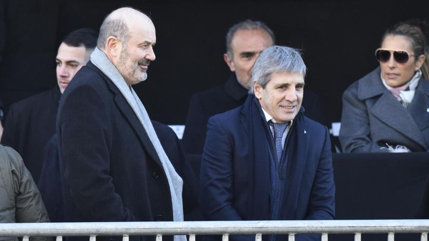 Milei se encomienda al Chanchito de Yeso y al Coloso para evitar la profecía de Keynes