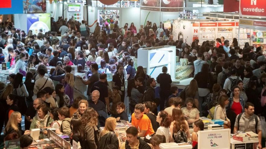Arrancó la Feria del Libro 2025 con visitas internacionales, incertidumbre económica y discurso de Juan Sasturain