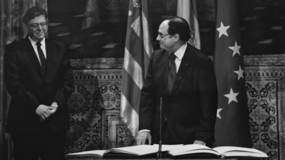 2015, promesa del cargo de conseller de Hacienda y Modelo Económico, el 29 junio, ante el president Ximo Puig, en el Salón de Corts del Palau de la Generalitat.