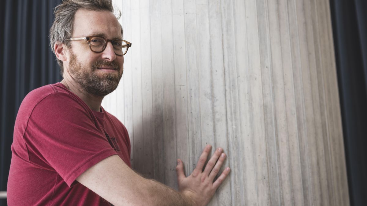 El creador de 'How to with John Wilson' que espía con su cámara a "personas normales en situaciones normales"
