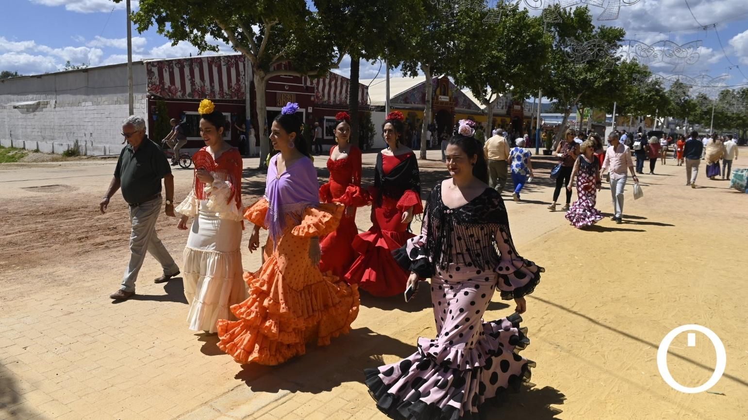 Ambiente de domingo en la feria
