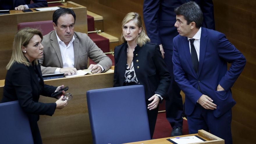 Salomé Pradas, junto al president Carlos Mazón, el portavoz del PP, Juan Francisco Pérez Llorca, y la vicepresidenta Susana Camarero, durante el pleno de las Corts Valencianes del pasado 15 de noviembre.