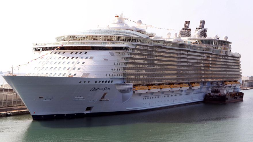 Ada Colau envía cartas al Govern, Ministerio de Transportes y al Puerto para abordar la limitación de cruceros