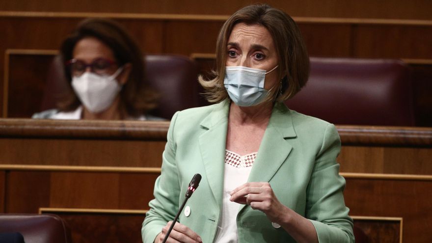 La portavoz del PP en el Congreso de los Diputados, Cuca Gamarra, interviene en una sesión de control al Gobierno, a 14 de abril de 2021, en el Congreso de los Diputados, Madrid, (España).