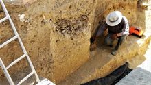 Trabajos arqueológicos en la fosa de San Fernando (Cádiz). |