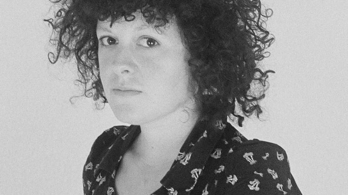 Polly Barton: "Hablar de porno con tu pareja significa afrontar la idea de que quizá no conocías al otro tan bien"