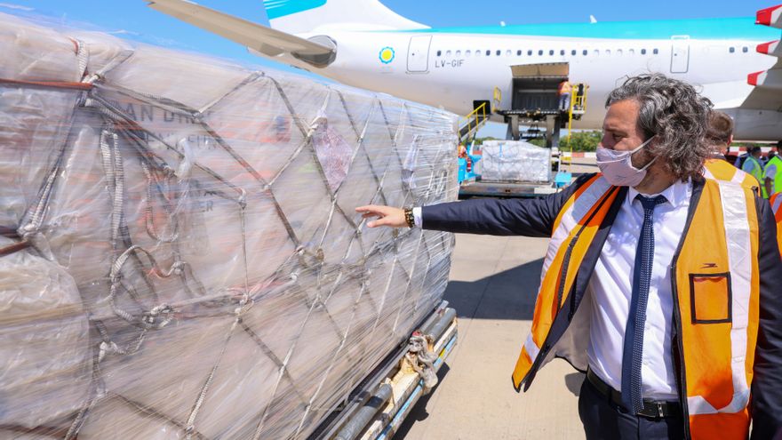 Las primeras dosis de la Sputnik V ya están en el país y el fin de semana definen la fecha de inicio de la vacunación