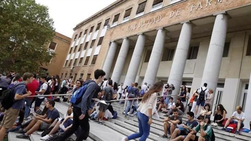 El abismo de estudiar en Madrid, ciudad de oportunidades a precios inaccesibles: "Vendí mi coche para pagar el alquiler"