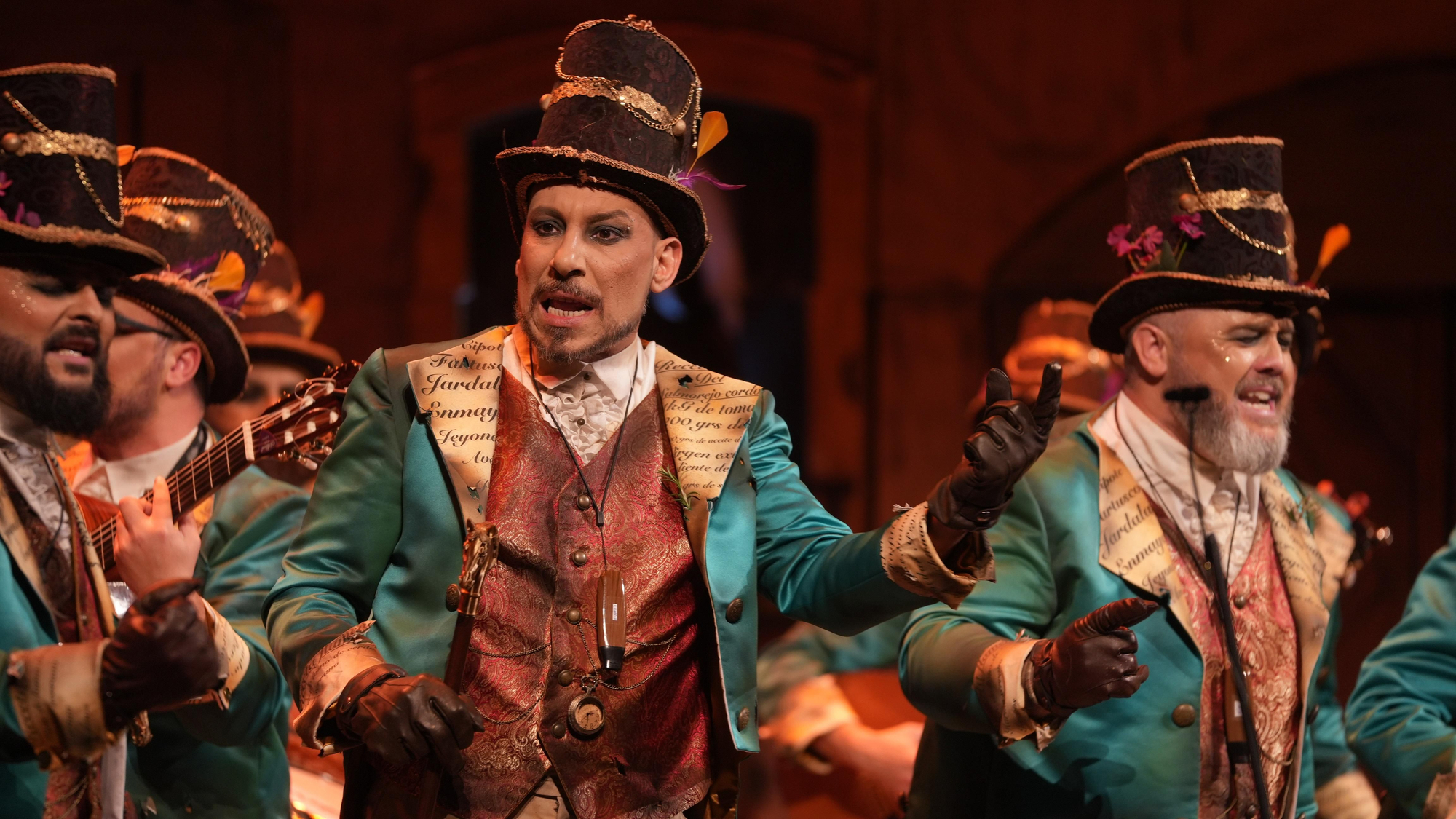 Comparsa 'Los Bienvestíos'