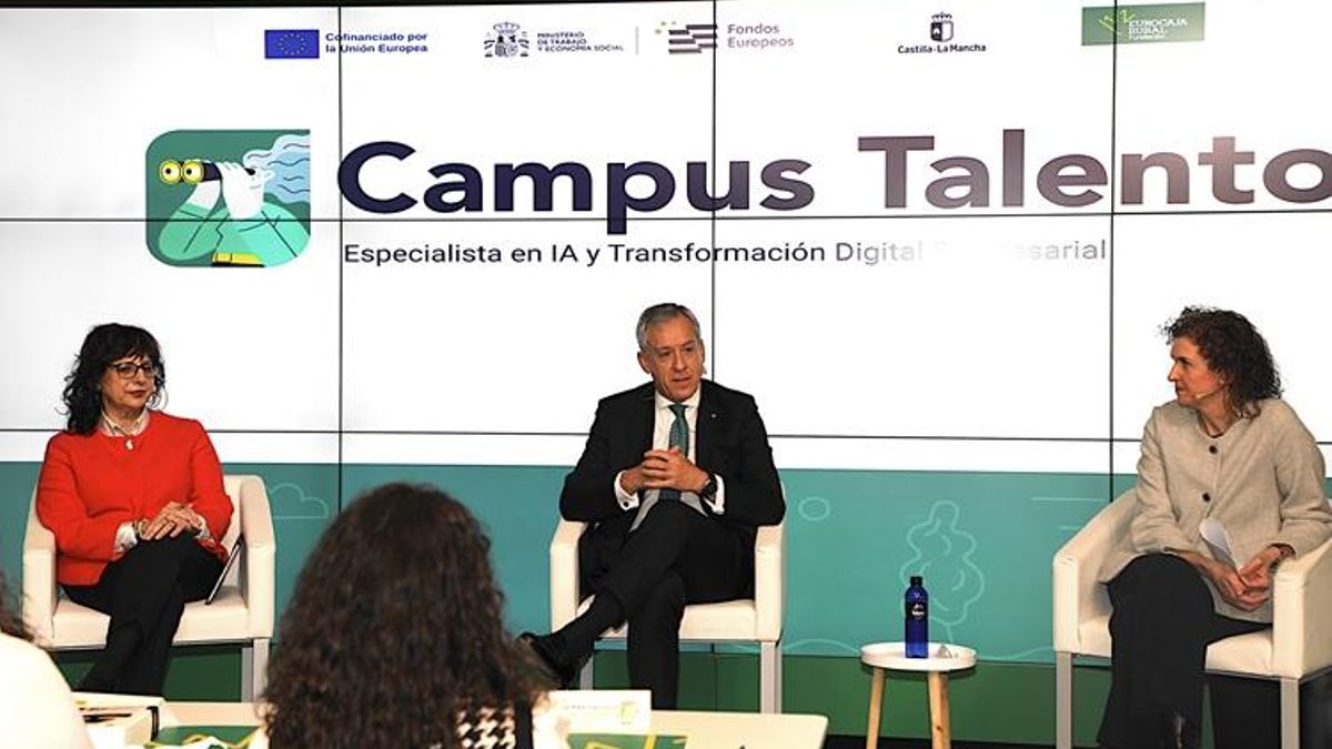 Javier López Martín en el arranque de 'Campus Talento'
