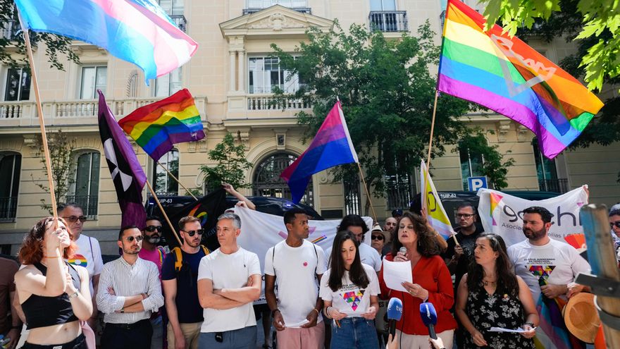 España celebra en las calles el Día del Orgullo bajo el lema "ni un paso atrás"