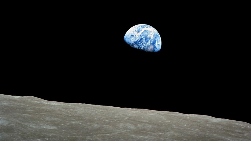 La famosa imagen "Earthrise", tomada por los astronautas del Apolo 8 en 1968.