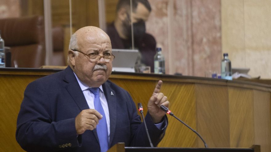 Aguirre defiende que "el 100%" de los centros de salud de Andalucía ha recuperado la presencialidad