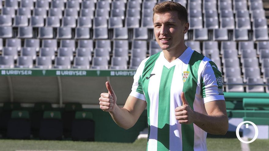 El regreso de Alberto del Moral, un anhelo mutuo que el ascenso del Real Oviedo pone a tiro