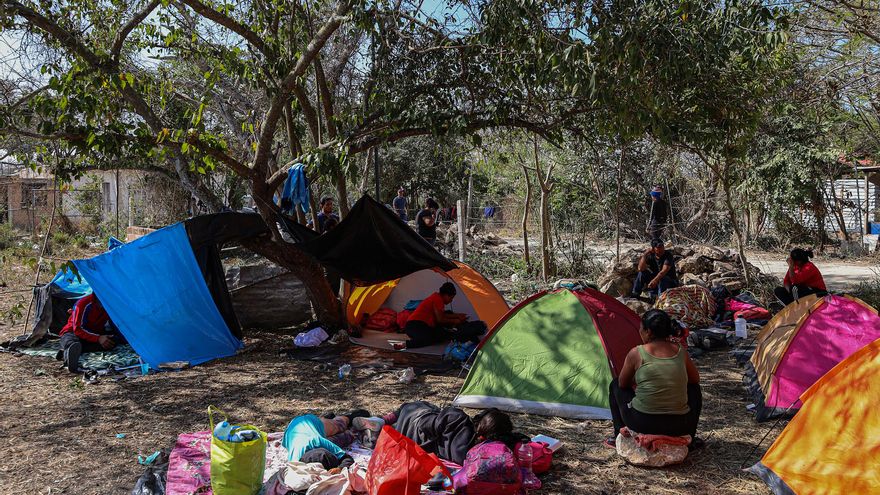 Caravana migrante nacida en Honduras se desintegra a su paso por Guatemala