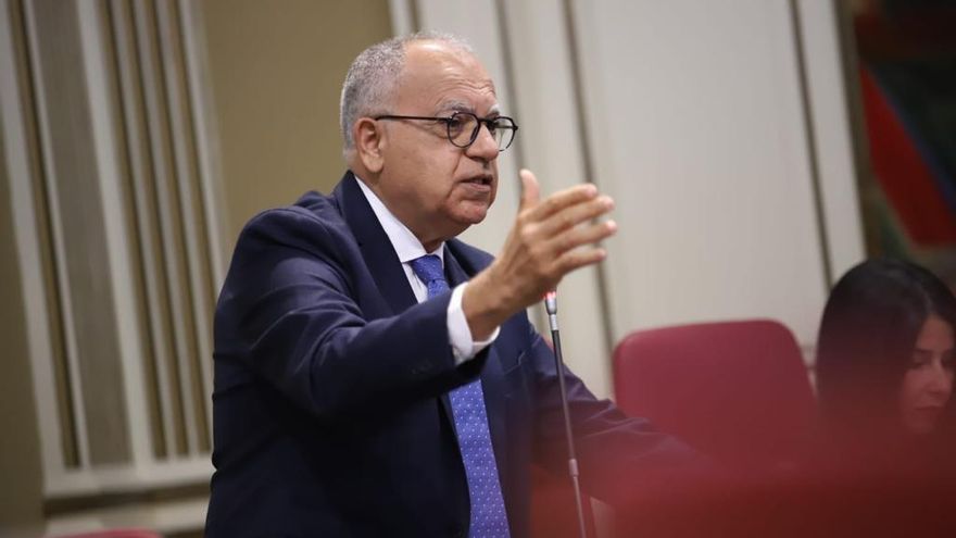 Archivo - El portavoz del Grupo Parlamentario Agrupación Socialista Gomera (ASG), Casimiro Curbelo