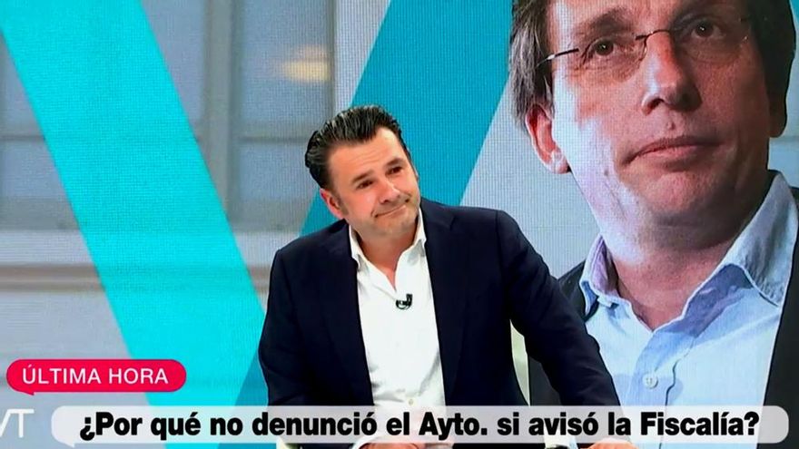 Un desliz de Iñaki López con Almeida provoca risas en plató: "¡Que estamos en Semana Santa!"