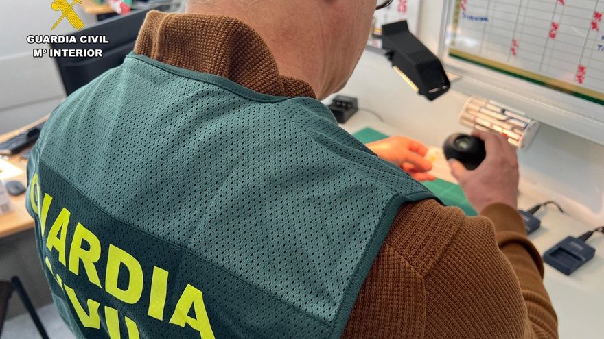 Archivo - Un Guardia Civil en su trabajo