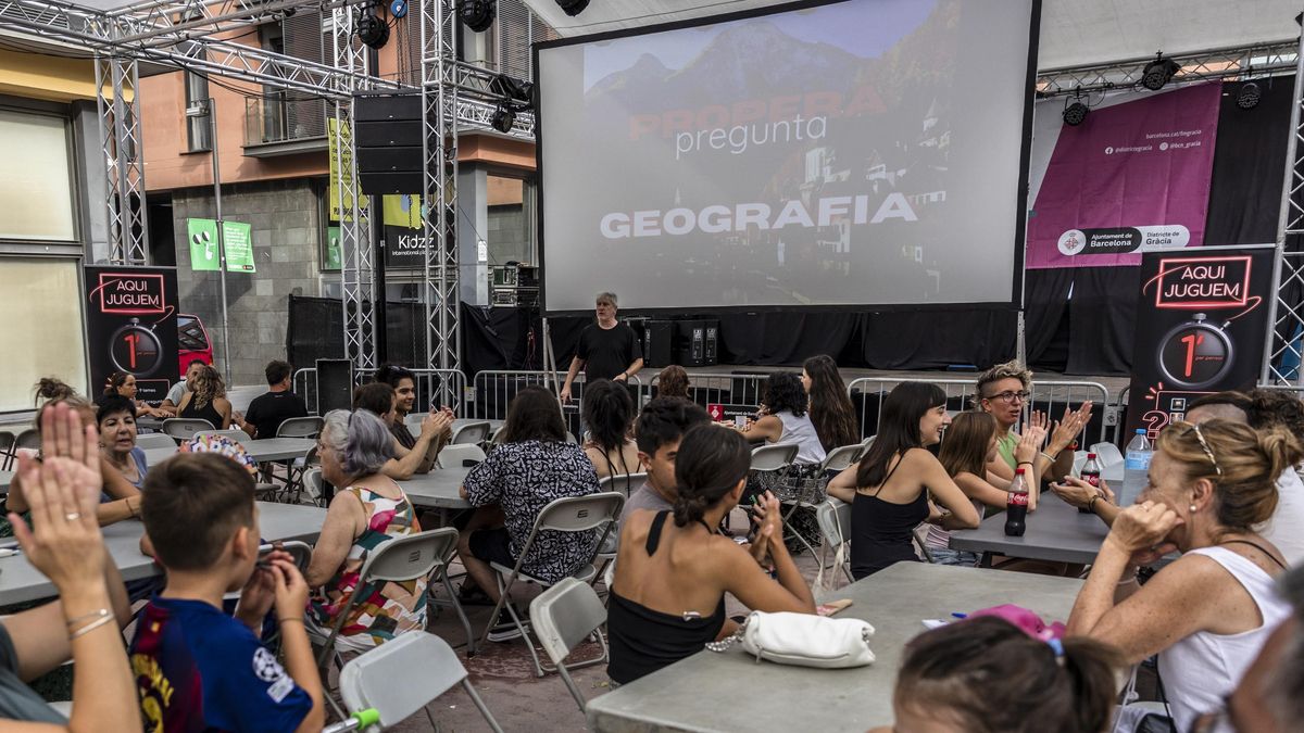 Un “trivial callejero” en las fiestas de Gràcia contra la soledad no deseada: “Tiene una función social importante”