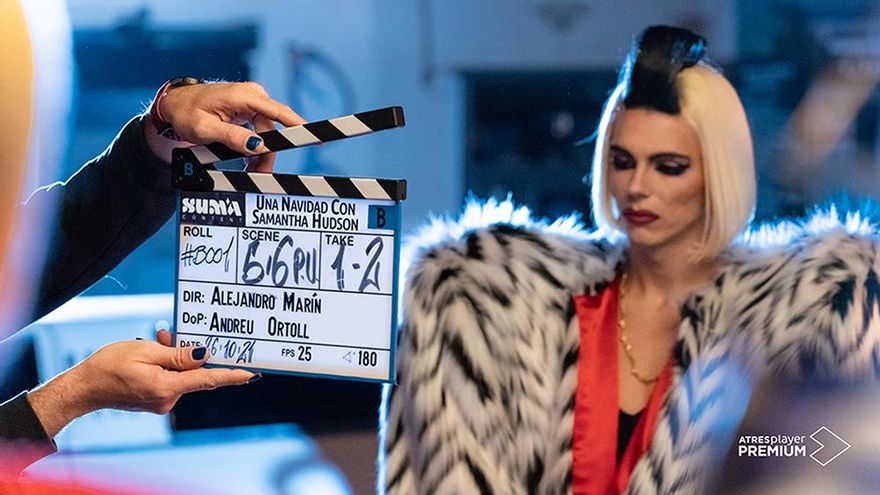 Primeras imágenes del rodaje de 'Una Navidad con Samantha Hudson' para Atresplayer Premium, que detalla su equipo