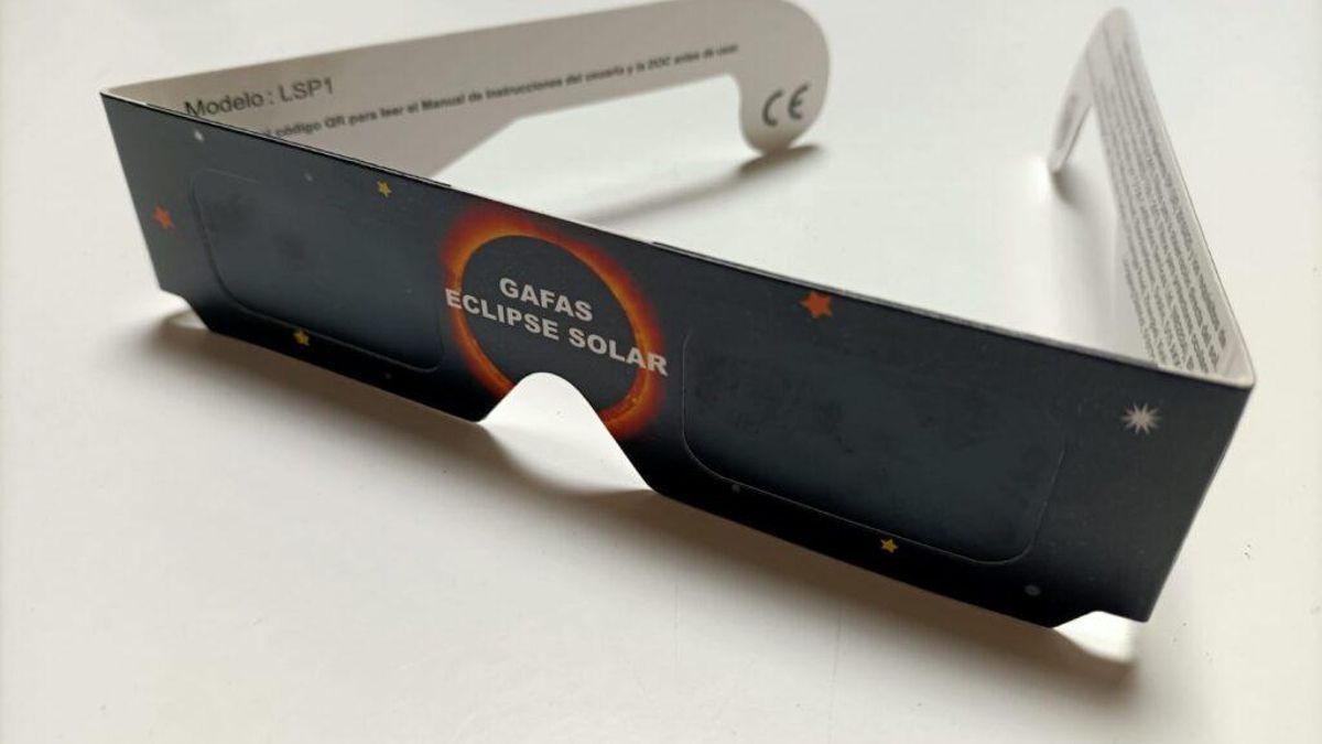 Advierten del reparto de unas 200 gafas de eclipse no homologadas en Guadalajara