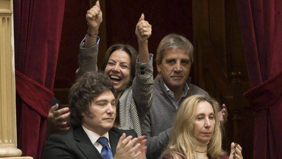 En el palco principal estaban los hermanos Milei, Sandra Pettovello y Luis Caputo