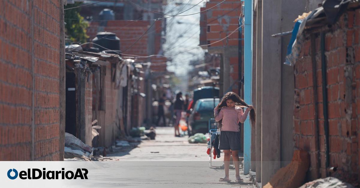 Los curas villeros hacen frente a la retirada del Estado y el avance narco: “Muchos chicos arrancan a los 10 años”