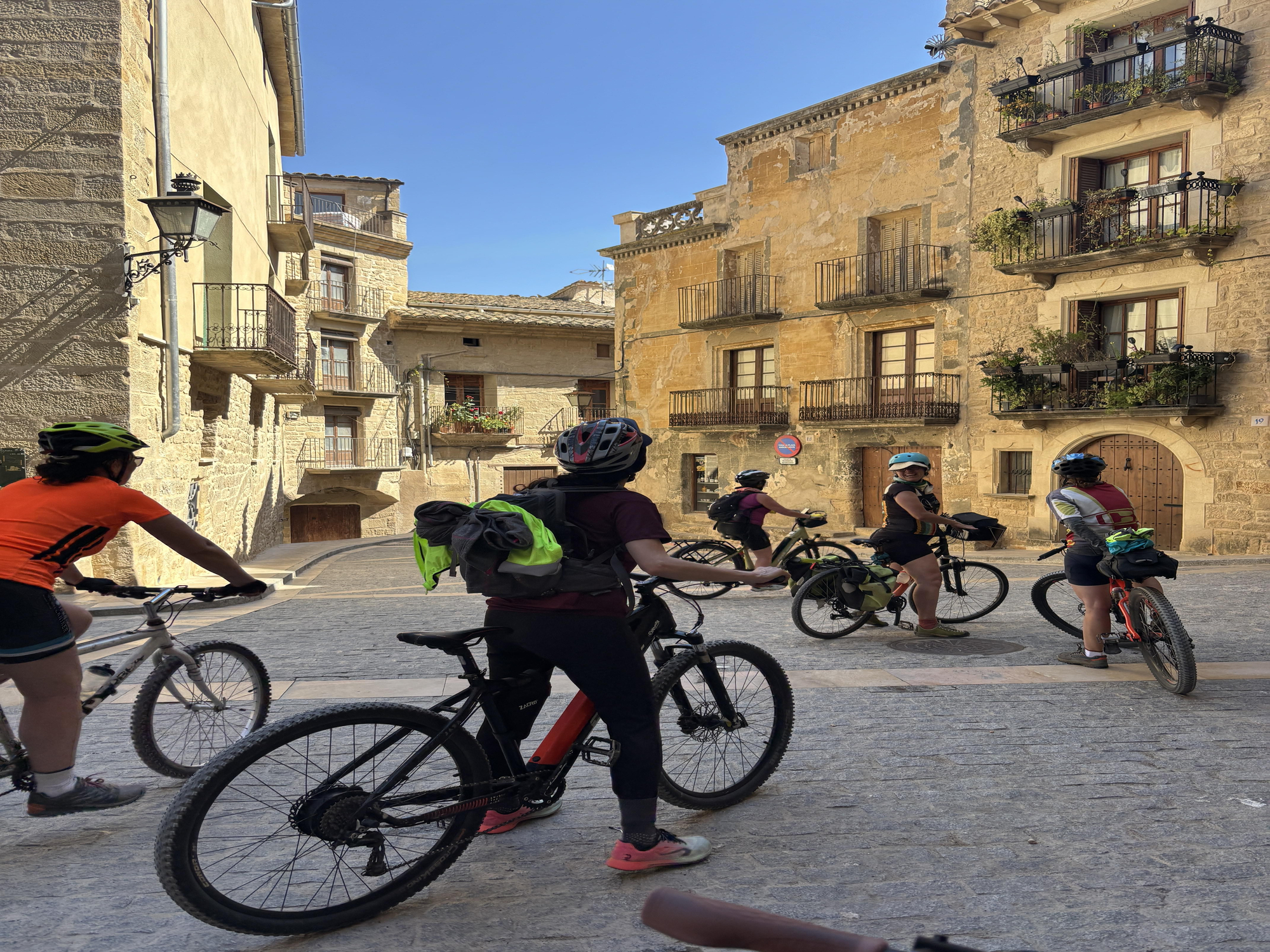 Ruta de mujeres en bicicleta por el Matarraña